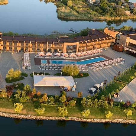 Ostrov River Club Novoselovka  Luaran gambar