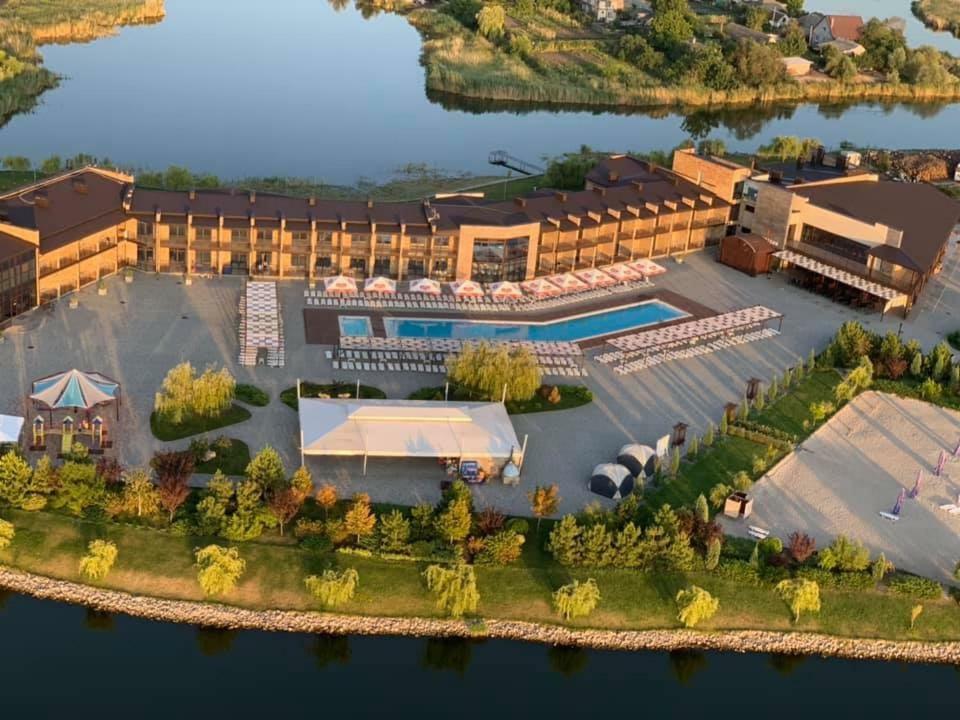 Ostrov River Club Novoselovka  Luaran gambar